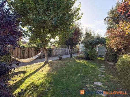 2 bedroom Detached house for sale in Queen Street, Balderton, NG24