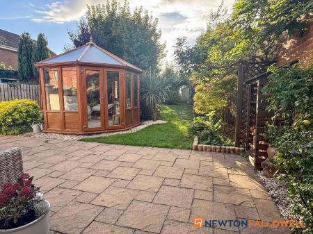 2 bedroom Detached house for sale in Queen Street, Balderton, NG24