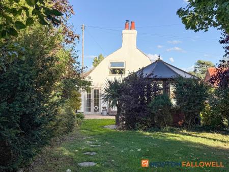 2 bedroom Detached house for sale in Queen Street, Balderton, NG24