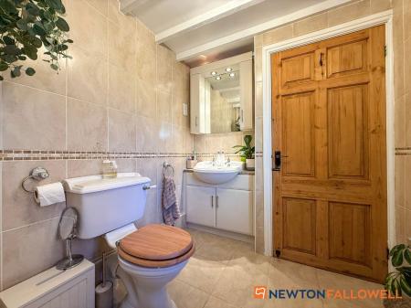 2 bedroom Detached house for sale in Queen Street, Balderton, NG24