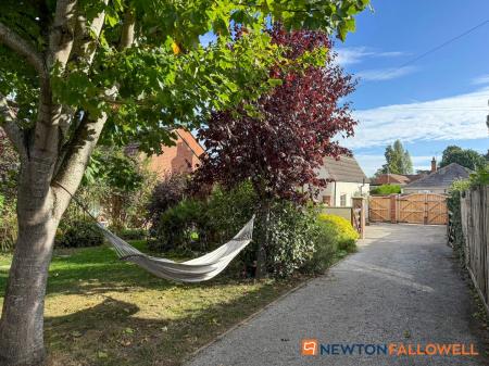 2 bedroom Detached house for sale in Queen Street, Balderton, NG24