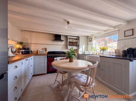 2 bedroom Detached house for sale in Queen Street, Balderton, NG24