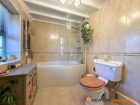 2 bedroom Detached house for sale in Queen Street, Balderton, NG24
