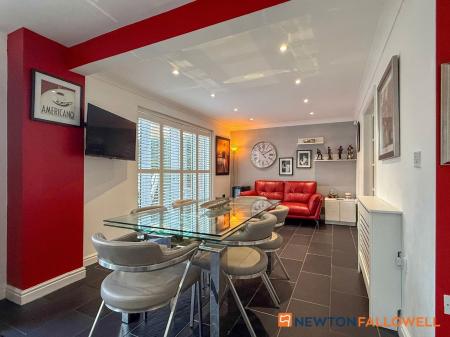 5 bedroom Detached house for sale in Dale Way, Fernwood, NG24