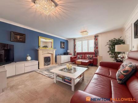 5 bedroom Detached house for sale in Dale Way, Fernwood, NG24