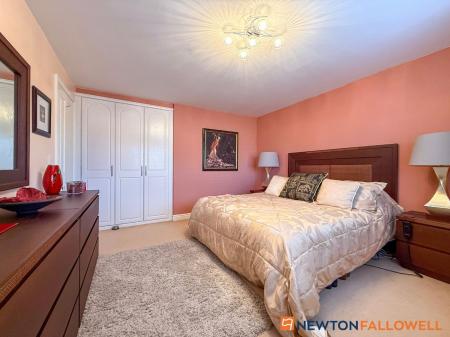 5 bedroom Detached house for sale in Dale Way, Fernwood, NG24