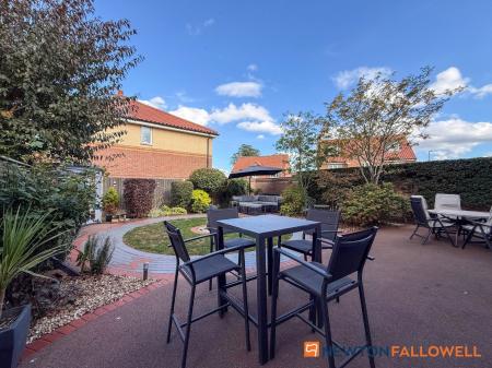 5 bedroom Detached house for sale in Dale Way, Fernwood, NG24