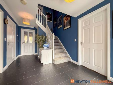 5 bedroom Detached house for sale in Dale Way, Fernwood, NG24