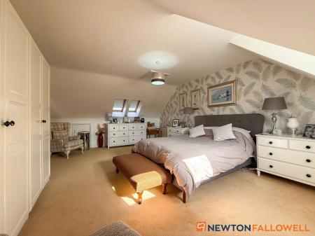 5 bedroom Detached house for sale in Dale Way, Fernwood, NG24