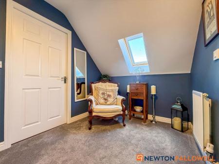 5 bedroom Detached house for sale in Dale Way, Fernwood, NG24