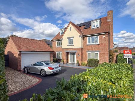 5 bedroom Detached house for sale in Dale Way, Fernwood, NG24
