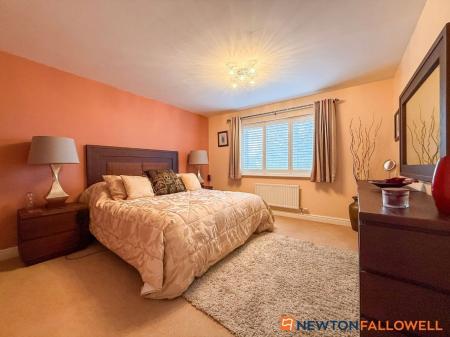5 bedroom Detached house for sale in Dale Way, Fernwood, NG24