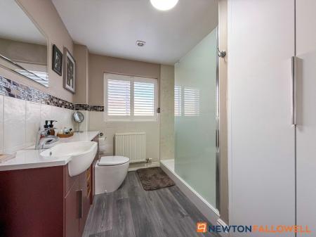 5 bedroom Detached house for sale in Dale Way, Fernwood, NG24