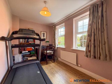 4 bedroom Detached house for sale in Rosefield Close, Fernwood, NG24