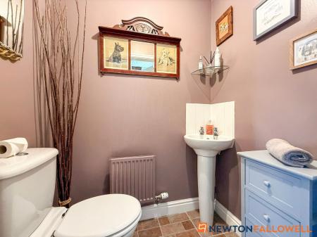 4 bedroom Detached house for sale in Rosefield Close, Fernwood, NG24
