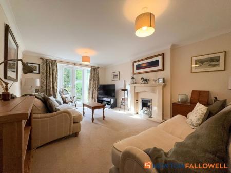 4 bedroom Detached house for sale in Rosefield Close, Fernwood, NG24