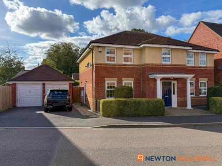 4 bedroom Detached house for sale in Rosefield Close, Fernwood, NG24