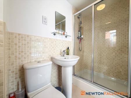 4 bedroom Detached house for sale in Rosefield Close, Fernwood, NG24