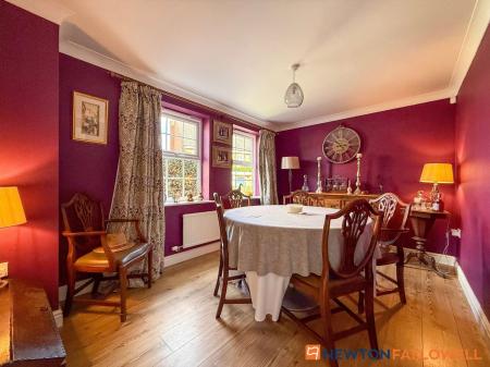 4 bedroom Detached house for sale in Rosefield Close, Fernwood, NG24