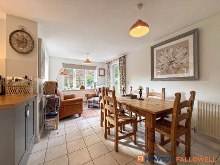 4 bedroom Detached house for sale in Rosefield Close, Fernwood, NG24