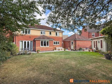 4 bedroom Detached house for sale in Rosefield Close, Fernwood, NG24