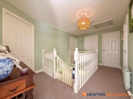 4 bedroom Detached house for sale in Rosefield Close, Fernwood, NG24