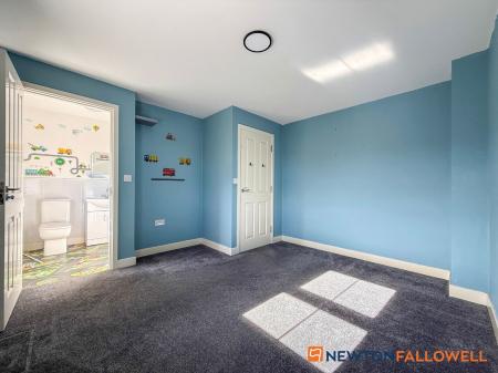 4 bedroom Terraced House for sale in Goldstraw Lane, Fernwood, NG24