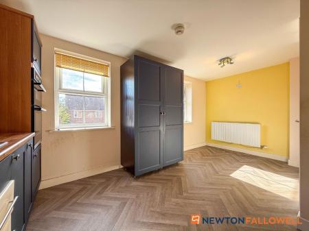 4 bedroom Terraced House for sale in Goldstraw Lane, Fernwood, NG24