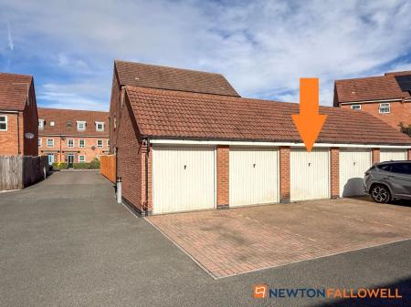 4 bedroom Terraced House for sale in Goldstraw Lane, Fernwood, NG24