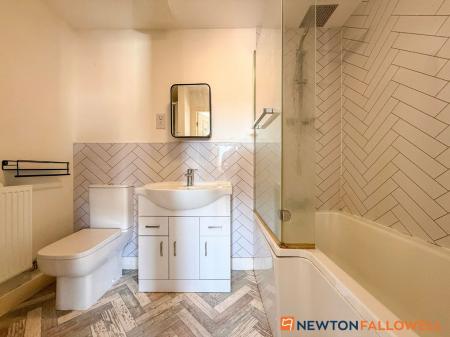 4 bedroom Terraced House for sale in Goldstraw Lane, Fernwood, NG24