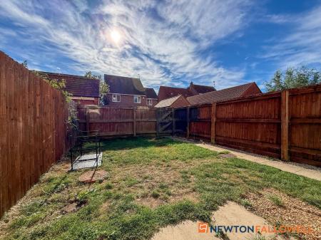 4 bedroom Terraced House for sale in Goldstraw Lane, Fernwood, NG24