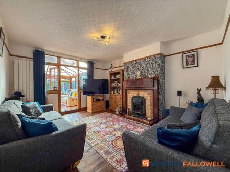 3 bedroom Semi-detached house for sale in Salisbury Road, Newark, NG24