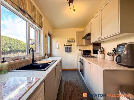 3 bedroom Semi-detached house for sale in Salisbury Road, Newark, NG24