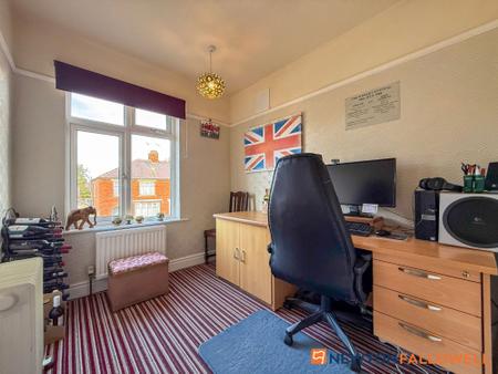 3 bedroom Semi-detached house for sale in Salisbury Road, Newark, NG24