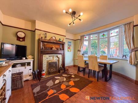 3 bedroom Semi-detached house for sale in Salisbury Road, Newark, NG24