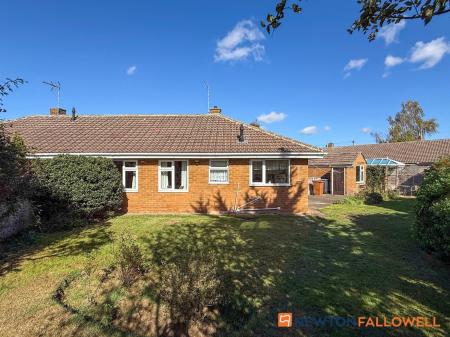 3 bedroom Semi-detached bungalow for sale in Village Way, Farndon, NG24