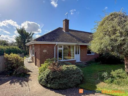 3 bedroom Semi-detached bungalow for sale in Village Way, Farndon, NG24