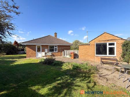 3 bedroom Semi-detached bungalow for sale in Village Way, Farndon, NG24