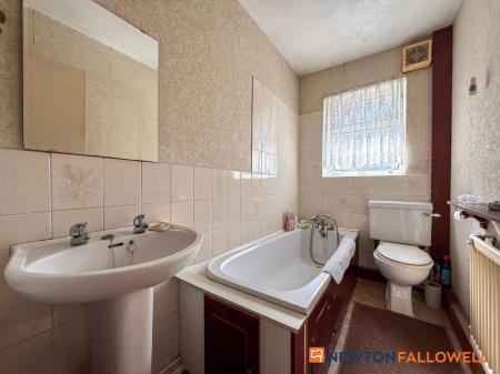 3 bedroom Semi-detached bungalow for sale in Village Way, Farndon, NG24