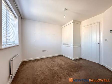 3 bedroom Semi-detached house for sale in Charters Drive, Middlebeck, NG24