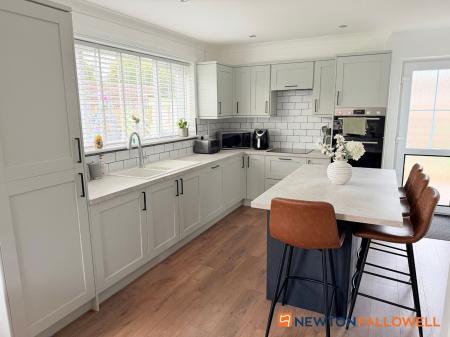 3 bedroom Detached bungalow for sale in Newark Road, Bassingham, LN5