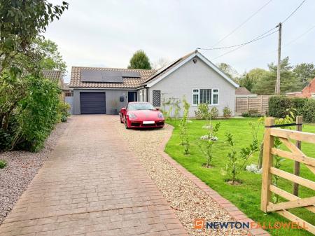 3 bedroom Detached bungalow for sale in Newark Road, Bassingham, LN5