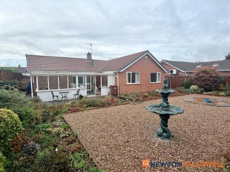 2 bedroom Bungalow for sale in Barnfield Road, Collingham, NG23