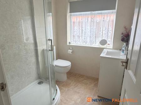 2 bedroom Bungalow for sale in Barnfield Road, Collingham, NG23