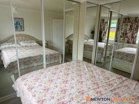 2 bedroom Bungalow for sale in Barnfield Road, Collingham, NG23