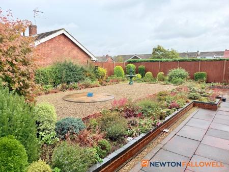 2 bedroom Bungalow for sale in Barnfield Road, Collingham, NG23