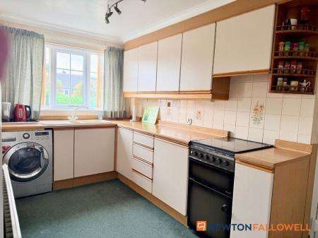 2 bedroom Bungalow for sale in Barnfield Road, Collingham, NG23