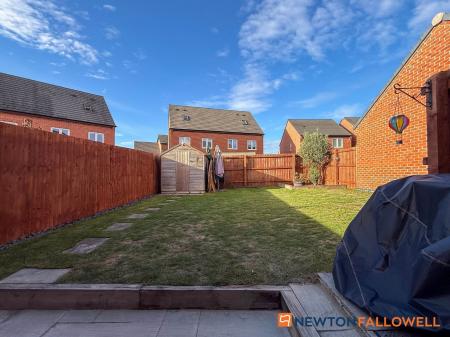 3 bedroom Semi-detached house for sale in Raddle Way, Middlebeck, NG24