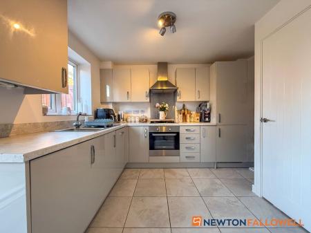 3 bedroom Semi-detached house for sale in Raddle Way, Middlebeck, NG24