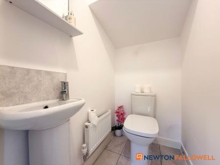 3 bedroom Semi-detached house for sale in Raddle Way, Middlebeck, NG24